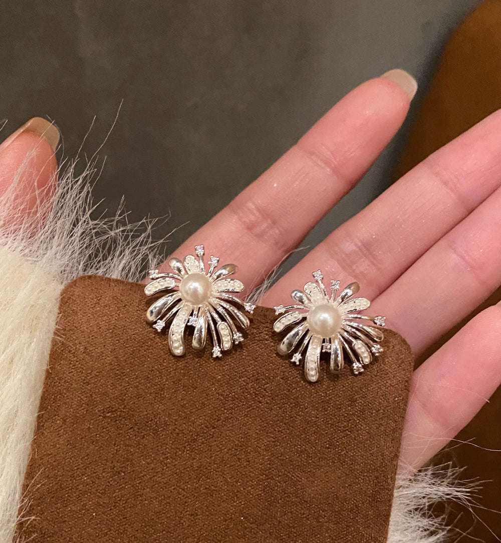 Sparkling zircon silver-white pearl firework stud earrings - women's luxury, high-end, unique design, fashionable commute accessories
