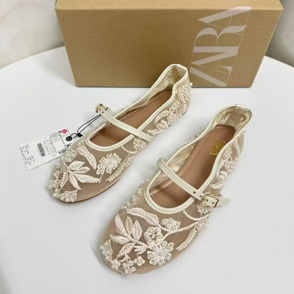 Za's 2025 new women's flat mary jane shoes, featuring embroidered chinese-style closed-toe white sandals