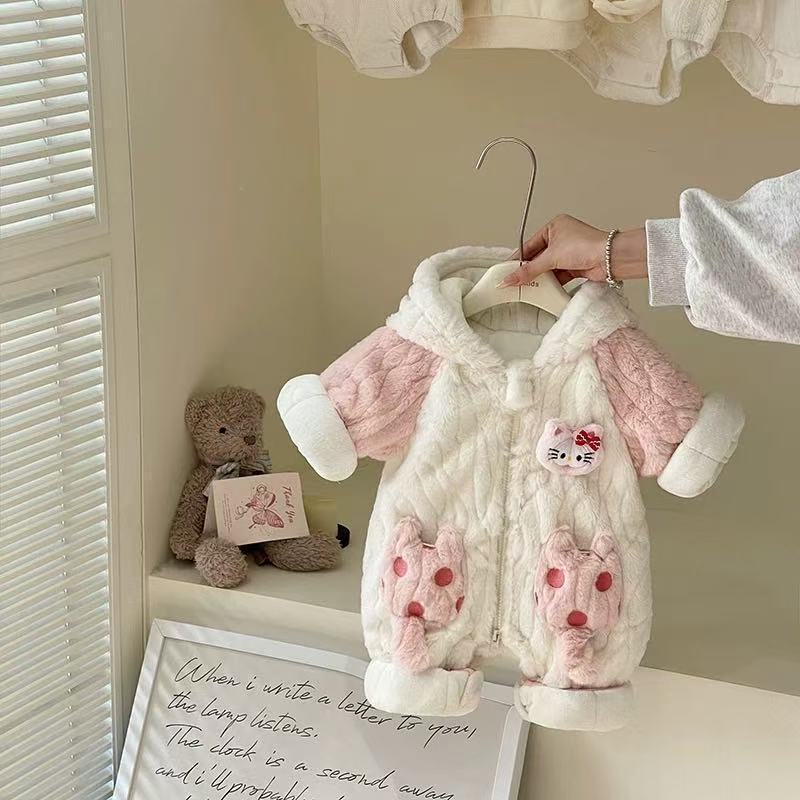 Infant winter cotton-padded romper, thickened baby girl's fleece-lined hooded jumpsuit, cute cartoon super adorable fuzzy sweater
