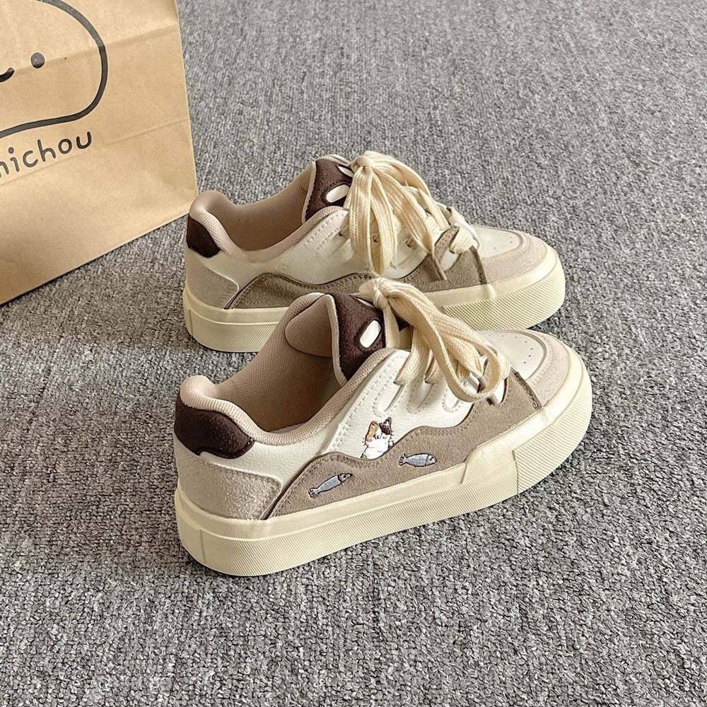 Women's white sneakers: new 2025 autumn collection - versatile platform sneakers for students, perfect with skirts, unique design, thick sole, athletic & casual style