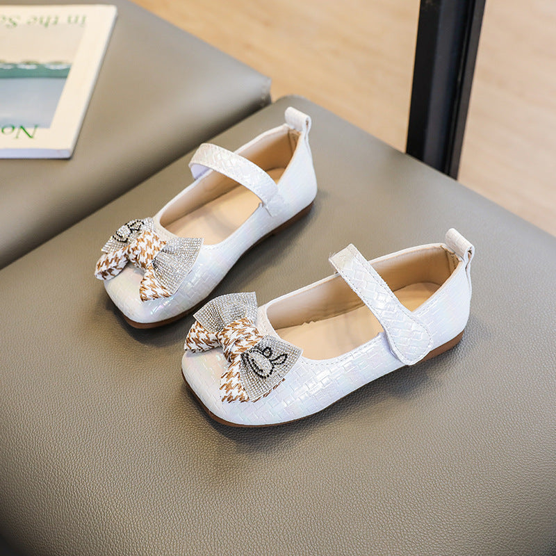 Girls' princess shoes: new autumn  collection - soft leather ballet flats with bow detail, stylish moccasins for toddlers and big kids