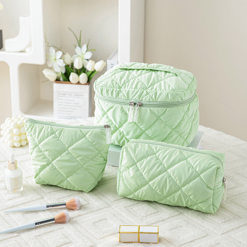 Yulang new down portable cosmetic bag large capacity portable storage bag waterproof high value travel toilet bag