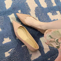 Korean style flat shoes 2025 new collection: versatile pointed-toe flats with soft soles. 2026 early spring collection: soft, comfortable, and high-end feel
