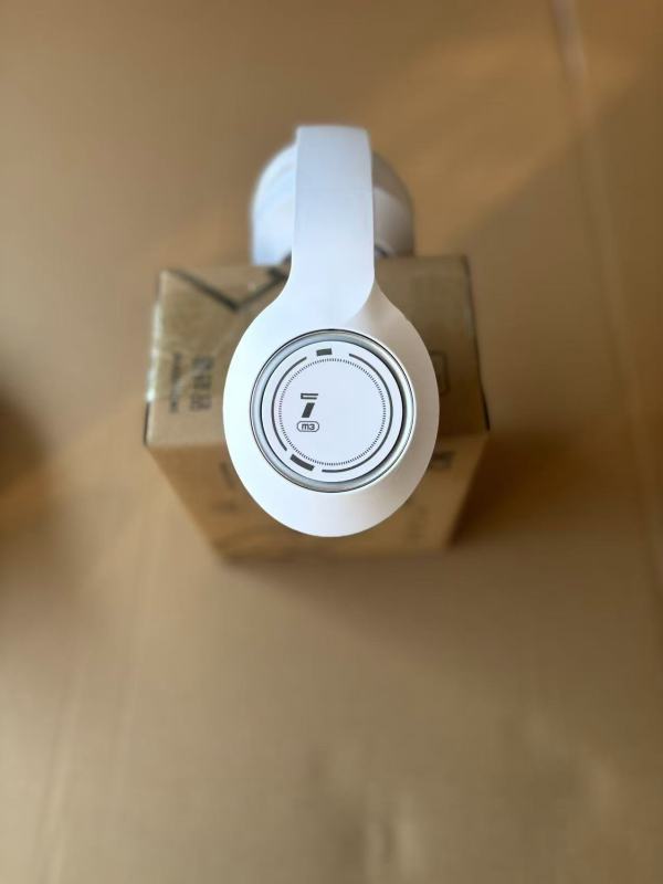 Head-mounted wireless bluetooth headset, heavy bass noise reduction, e-sports camera mobile phone vivo Huawei OPPO Apple applicable