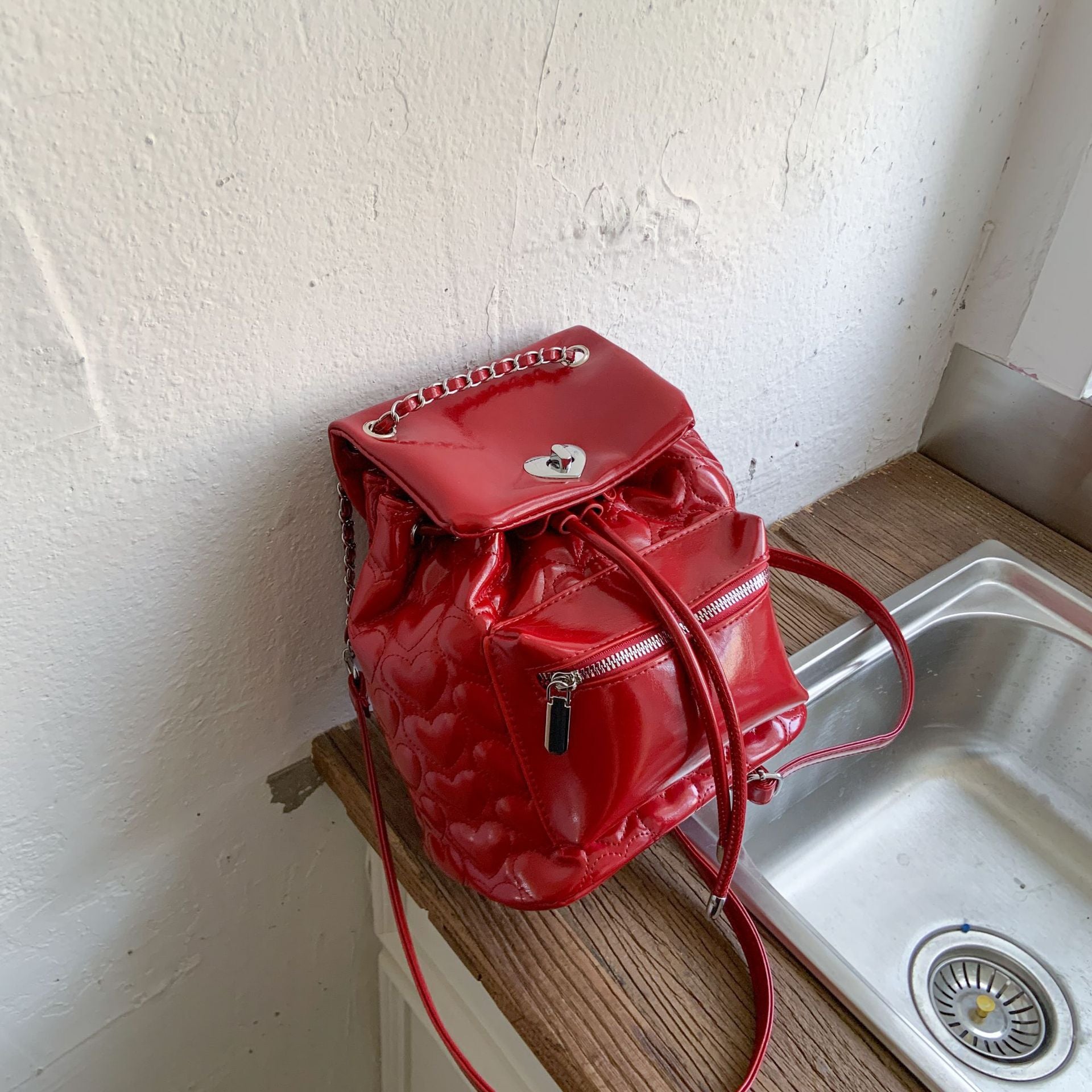 Niche texture backpack bag women's 2025 new student commuter backpack fashionable versatile ins fashionable bucket bag