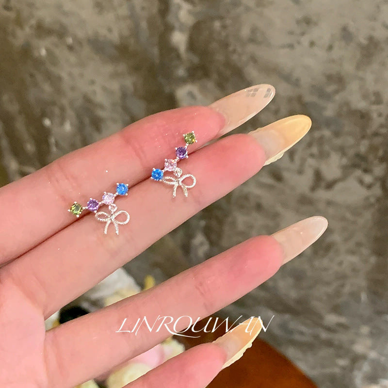 Spring break style white floral earrings - unique dopamine studs, niche design, versatile earrings