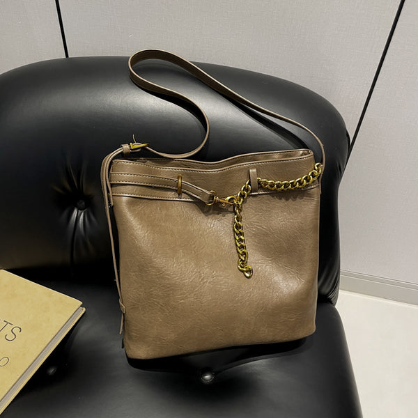 Versatile ins messenger bag women's 2025 new trendy retro bucket bag college style large capacity underarm bag