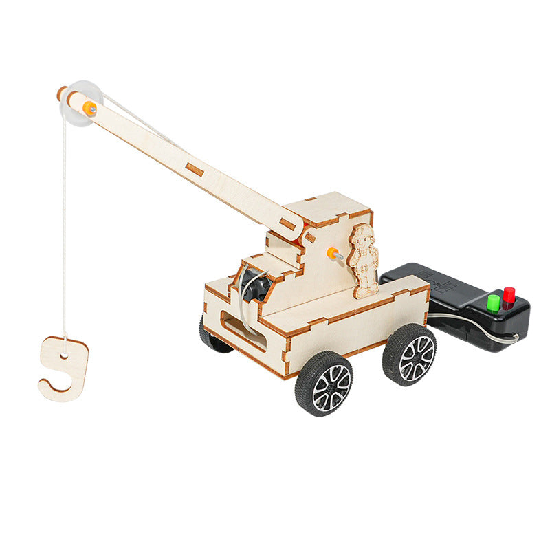 Remote control crane technology small production wooden handmade DIY splicing primary school students small invention STEAM educational teaching aids