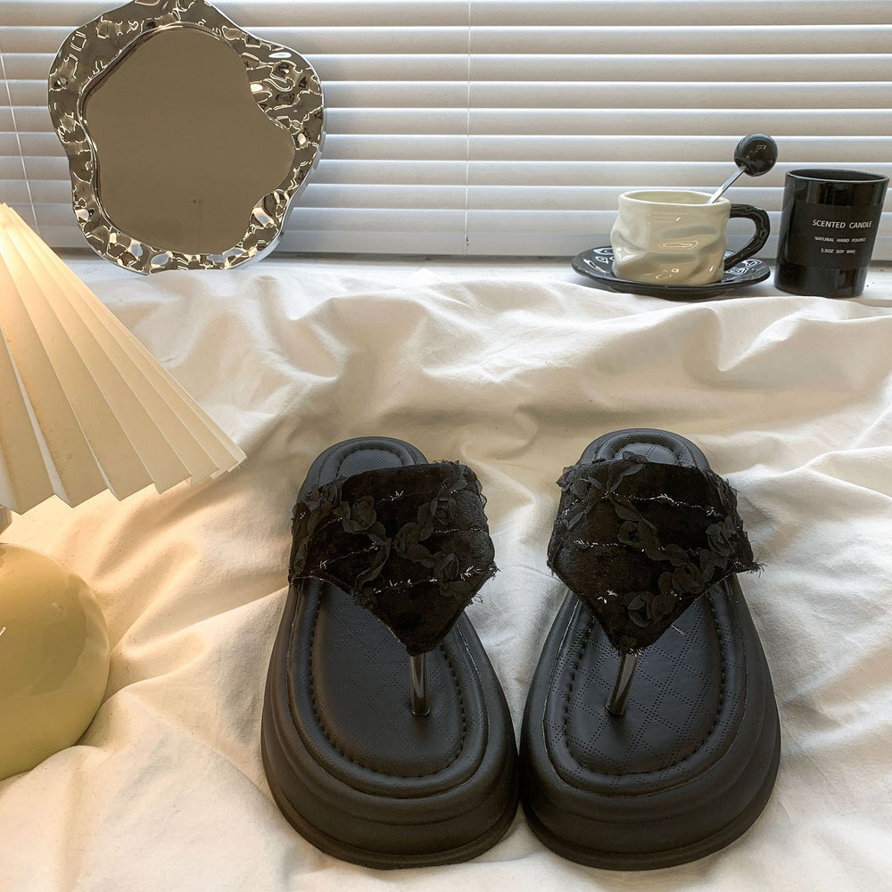 Women's sandals and slippers are super popular in 2026. new arrival summer beautiful outwearfashionsense of designthick soleeasiest for matchskirt slippers