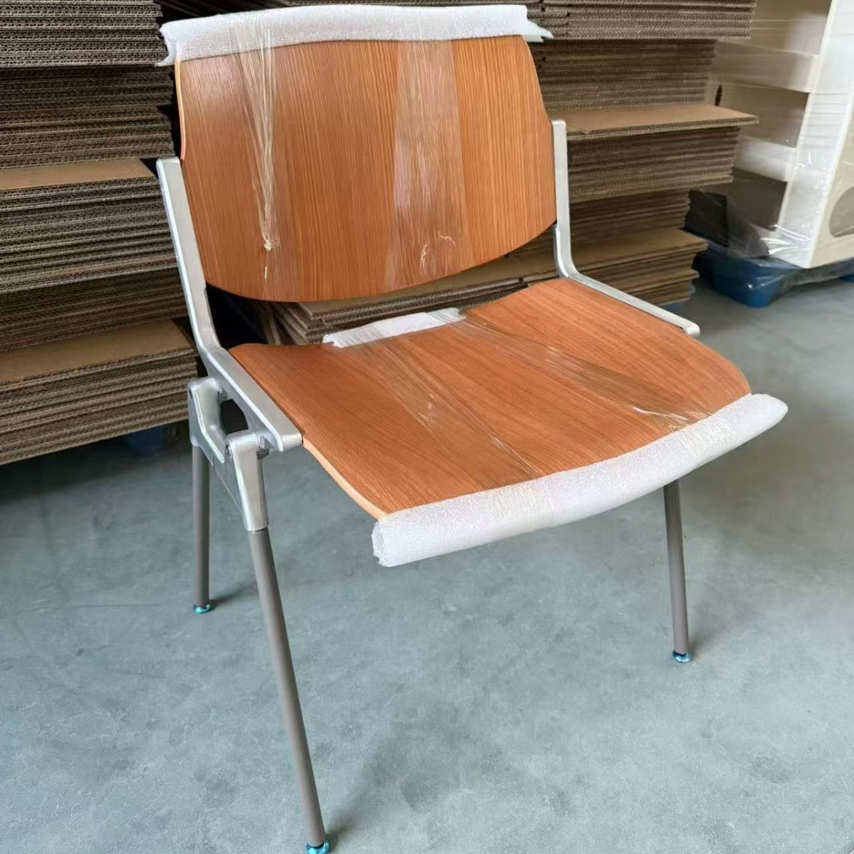 Custer medieval dining chair Bauhaus household solid wood back chair retro aluminum alloy stool restaurant cafe chair