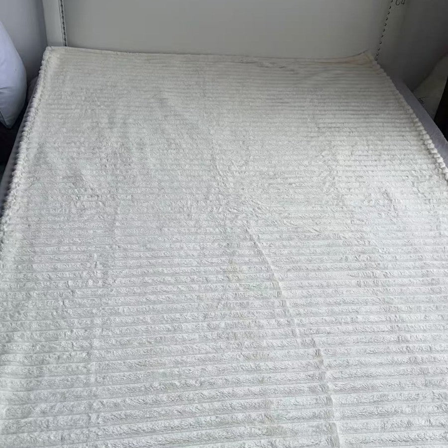 The new plush blanket 150 * 200 handles the missing price of 30 yuan with free shipping, and does not support return or exchange.