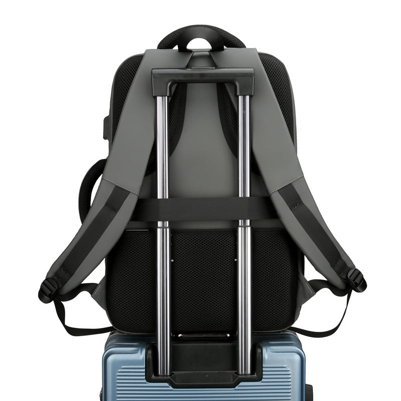 Spring new lightweight USB charging socket computer bag large capacity simple men's backpack casual business