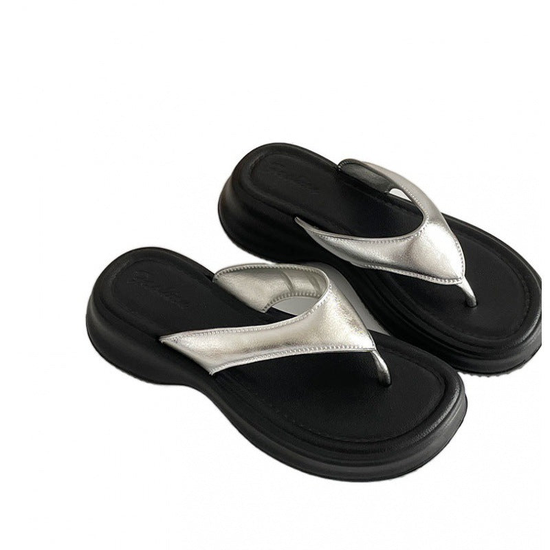 Trendy black platform flip-flops for women - new 2024 summer collection - outdoor, non-slip, height-increasing beach sandals
