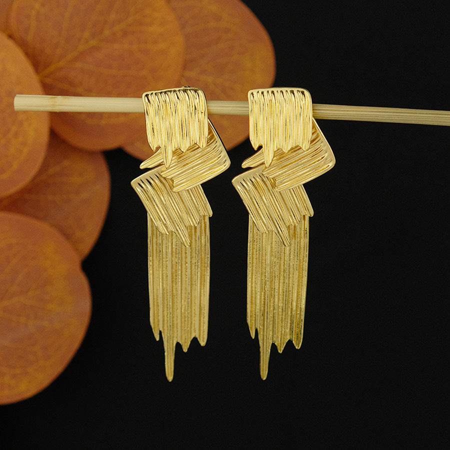 hot-selling golden classy exquisite exaggerated acrylic earrings c-shaped water drop threaded earrings heart earrings