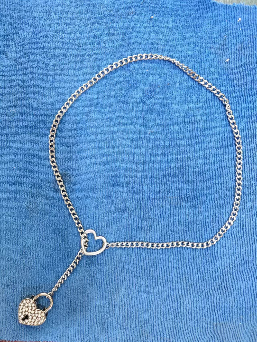Titanium steel necklace for women, stainless steel clavicle chain with heart-shaped 18k gold plated heart and key charm, hypoallergenic