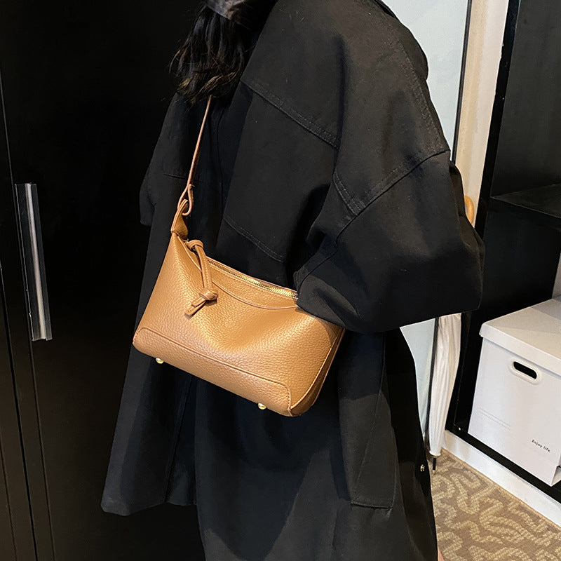 Fashion underarm dumpling bag women's Korean version autumn and winter new simple casual shoulder bag 2025 niche high-end women's bag