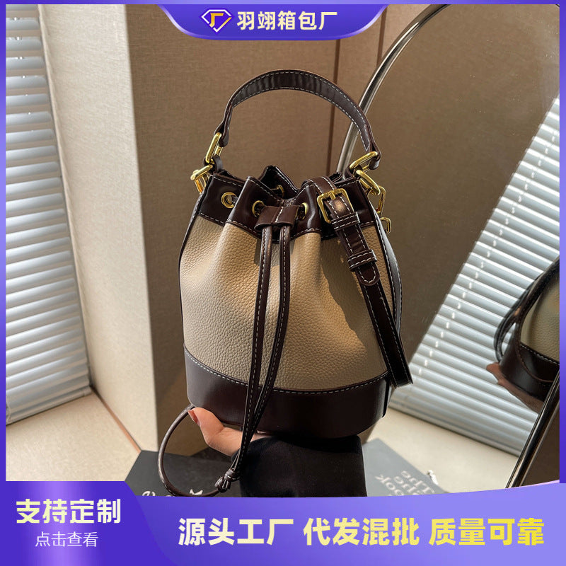Foreign orders are popular this year, niche bags 2025 new women's bags, fashionable and versatile messenger bags, commuter hand-carried bucket bags.
