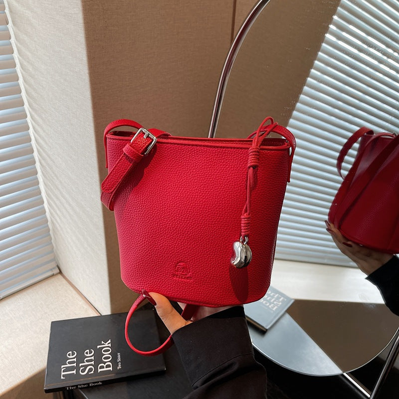 Foreign trade is popular this year, small bags for women's 2025 new fashion versatile messenger bags, super fire shoulder bucket bags
