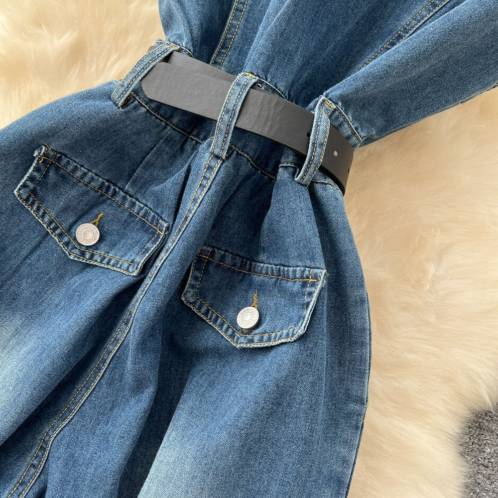 Sophisticated retro chic v-neck sleeveless jumpsuit for women -  summer collection: high-end, tie-waist denim wide-leg pants