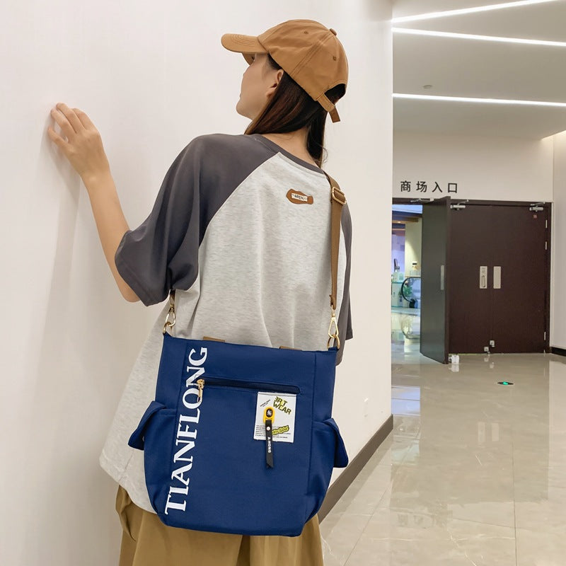 New Japanese large-capacity bag, casual and versatile women's shoulder bag, student class commuting messenger handbag