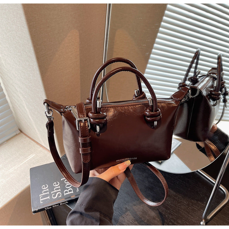 Cross-border small bag women's summer 2025 new simple and versatile messenger bag Korean version casual portable commuter pillow bag