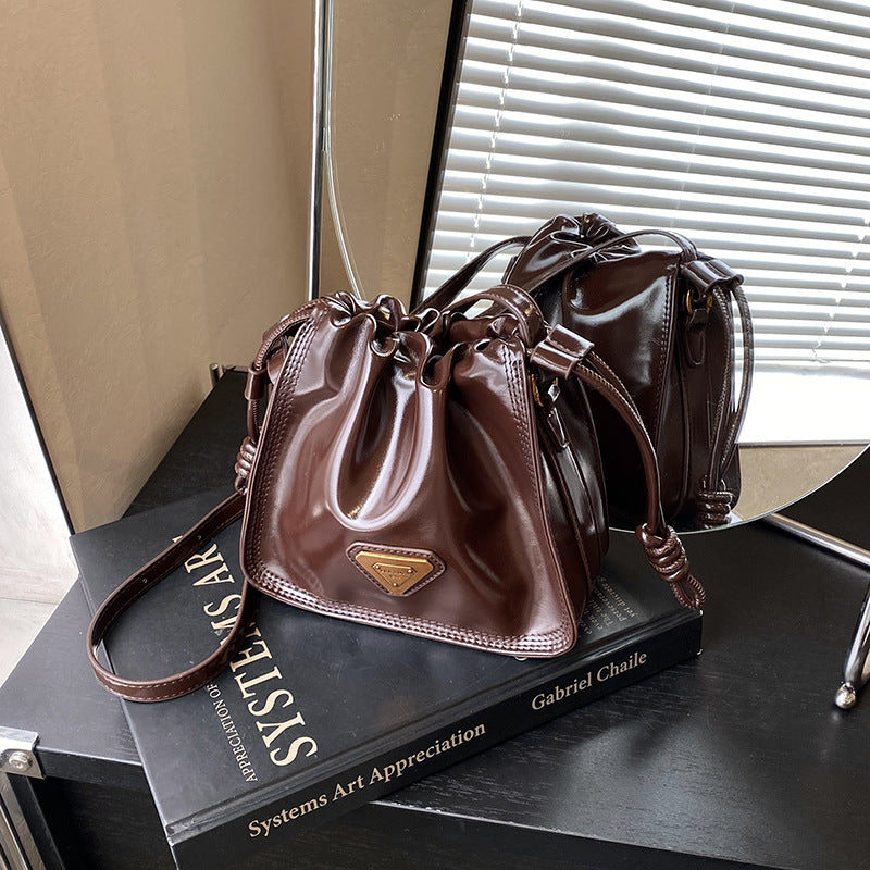 Bag messenger bag women's 2025 new bag winter light luxury niche high-end fashion shoulder bag