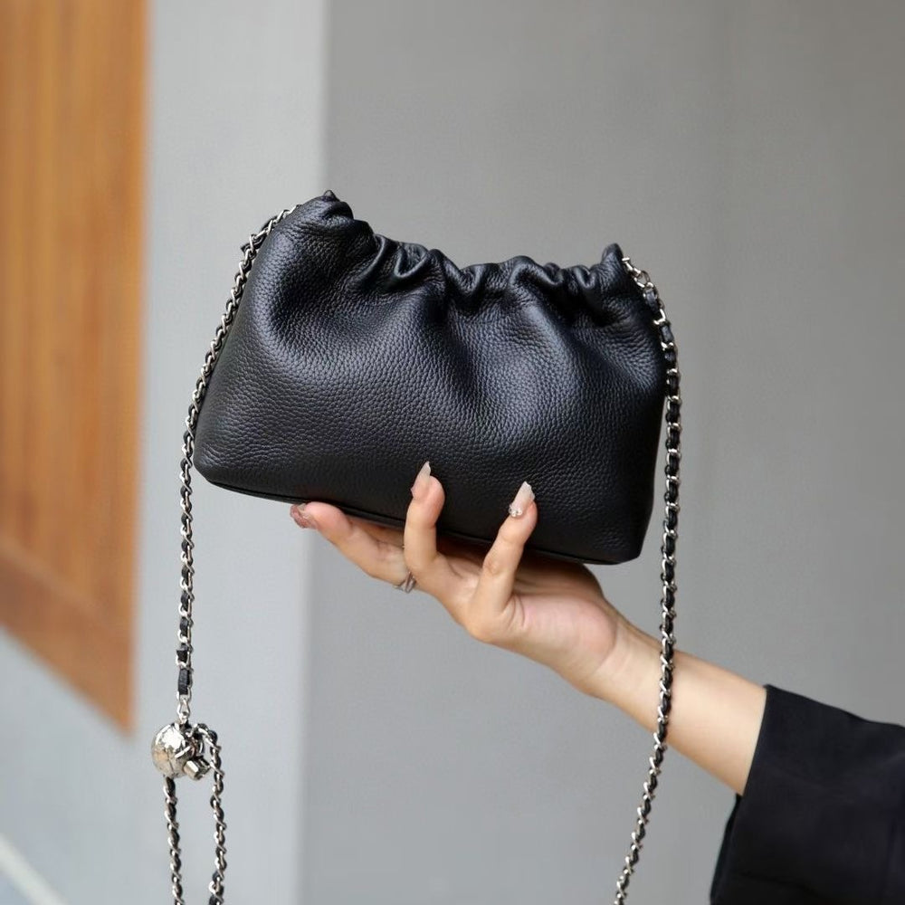This year's trendy gold chain shoulder bag for women, 2024's new cloud-shaped pleated bag, genuine leather single-shoulder crossbody bag, fashionable