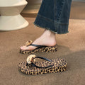 Trendy leopard print flip-flops for women - new summer fashion, versatile, thick-soled, non-slip, lightweight beach sandals