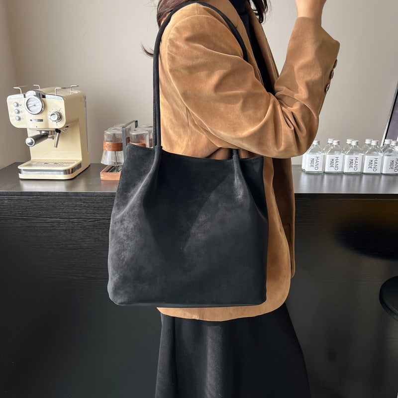 Commuting to work Large capacity tote bag Women's 2025 winter new retro fashion casual shoulder bag Premium sense