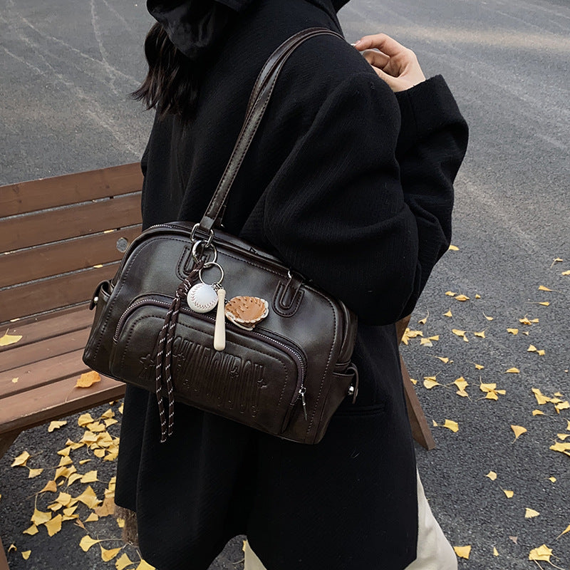 2025 new fashion trend light retro baseball bag women's shoulder handbag large capacity