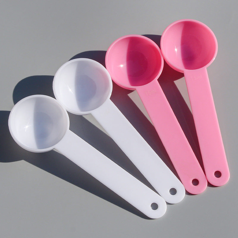 15ml plastic measuring spoon measuring spoon facial mask spoon feed fertilizer laundry detergent powder spoon filled with water 15g