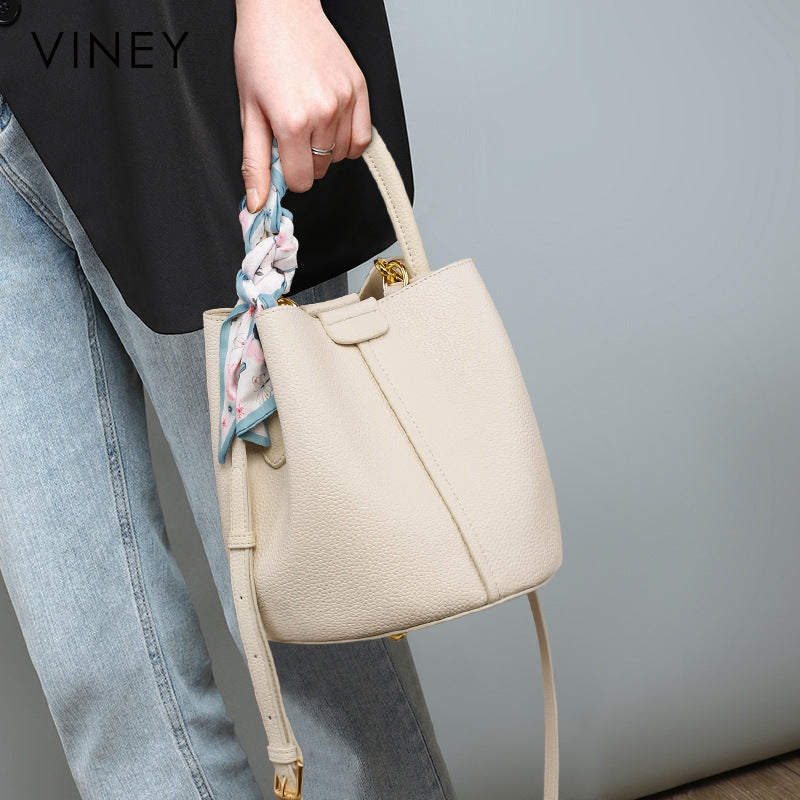 Small bucket bag for women, classy bag, 2026new arrivalniche style vegetable basket women's bag, super popular satchel crossbody bag, spring and summer