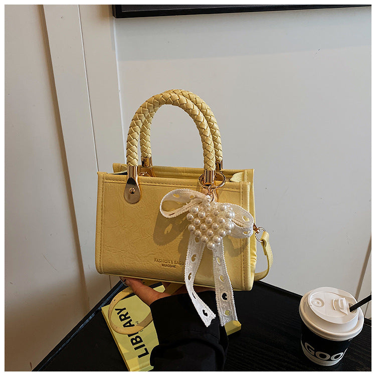 Cross-border super fire small bag women's summer versatile 2025 new fashion simple messenger bag popular portable small square bag