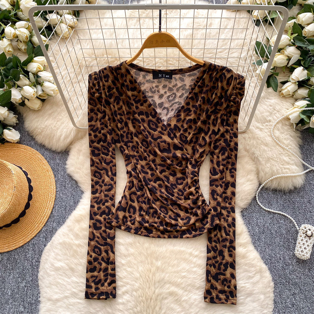 Sophisticated leopard print v-neck shirt: breathable, skin-friendly, long-sleeved top for women - perfect for summer, work, and a slimming, versatile look