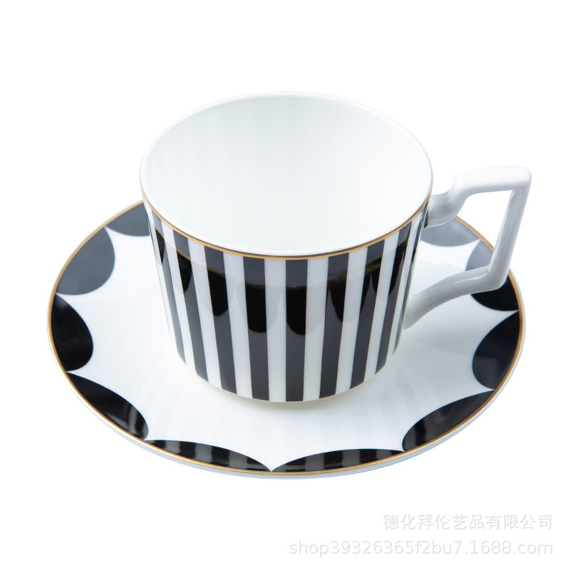 Minimalist nordic gold-trimmed western dinner plate creative tableware ceramic model room club steak plate black and white geometric set