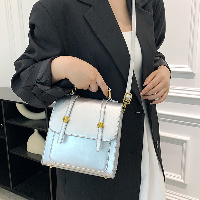 Direct approval of  new women's bags, fashionable and casual shoulder messenger bags, simple portable college style large-capacity backpacks