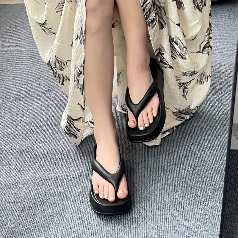 Women's flip-flops: chunky platform, 2025 new summer collection, trendy beach sandals, non-slip & odor-resistant