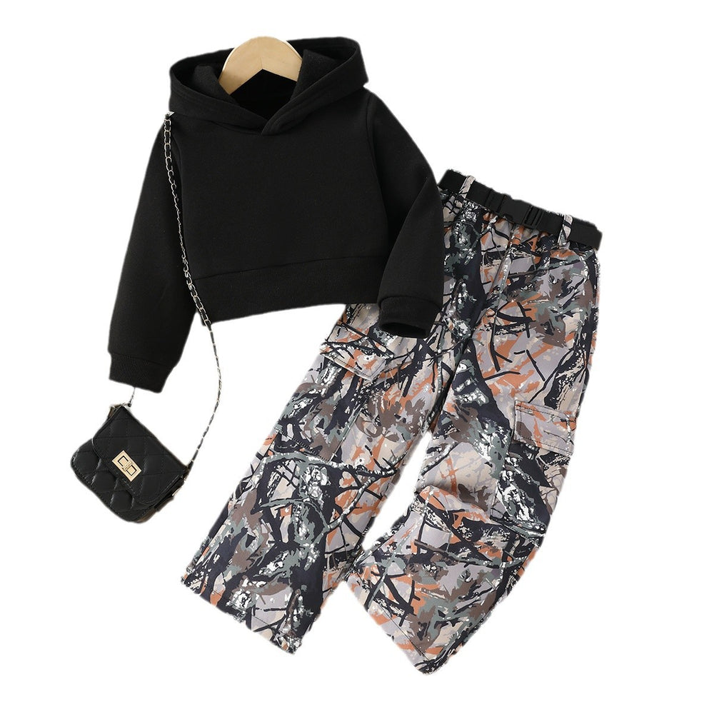 girls' two-piece hoodie set: black hooded sweatshirt & camo cargo pants - stylish & sporty autumn outfit for kids