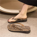 New women's flip-flops: summer outdoor wear, thick sole, anti-slip, beach & sandal fashion, cross-border e-commerce