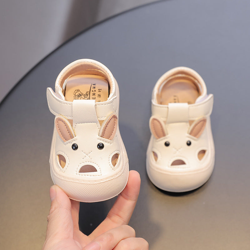 Infant and toddler sandals, soft-soled baby walking shoes, baby shoes for ages 0-2, summer children's clogs with soft, non-slip soles and a closed-toe design