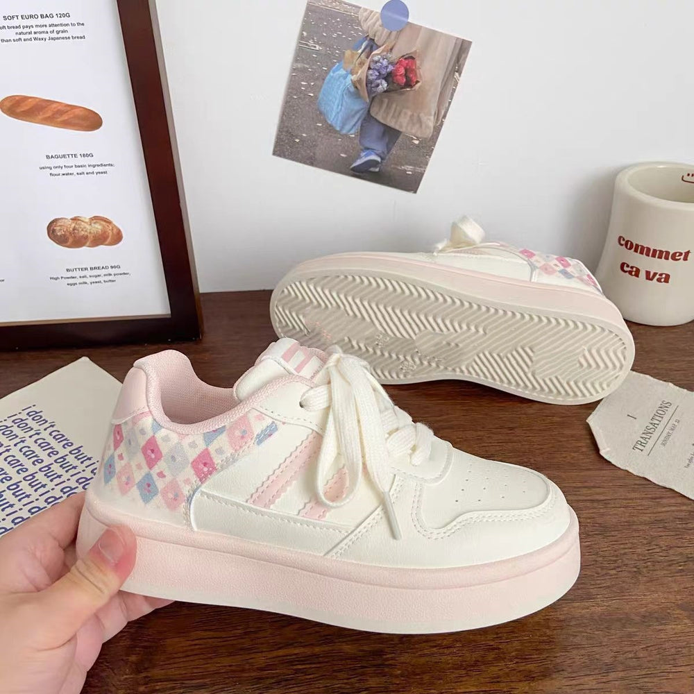 Niche platform sneakers for women, new autumn 2025 collection, trendy white shoes, versatile student style, athletic & casual bread shoes