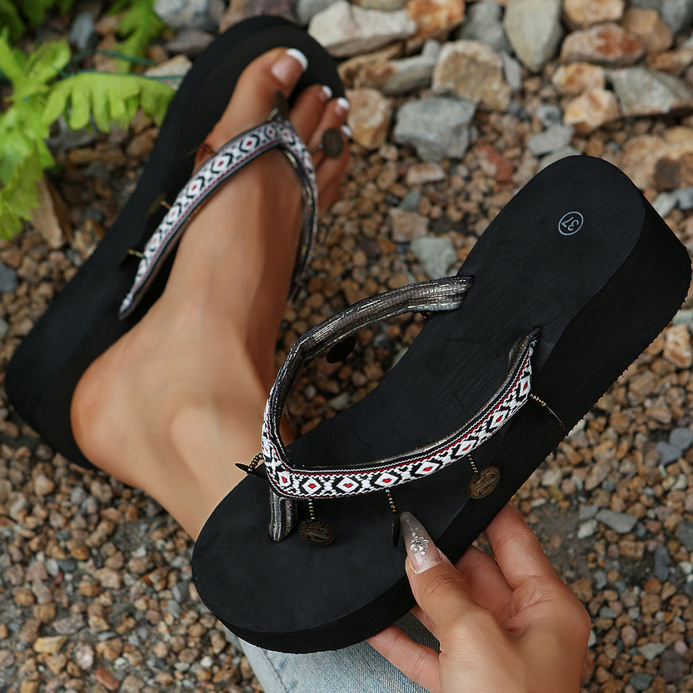 Women's slippers: amazon summer new arrivals - chain detail, thong sandals, plus size, european & american style, thick sole slides for export