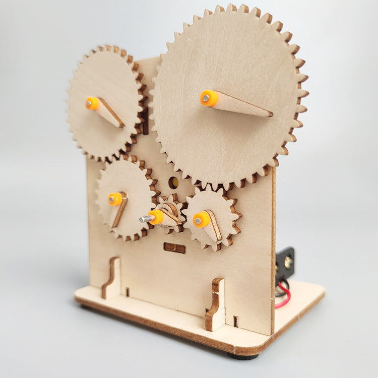 Primary school students' creative handmade inventions, technological small productions, DIY gear transmission, children's wooden assembled scientific and educational toys