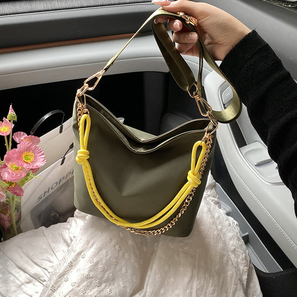 Popular women's bags summer versatile 2025 design lightweight niche simple foreign style tote bag commuter new shoulder bag