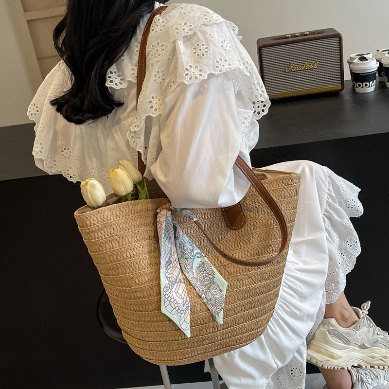 Straw bag women's large capacity 2025 new vacation beach straw bag woven commuter bucket bag vegetable basket tote bag