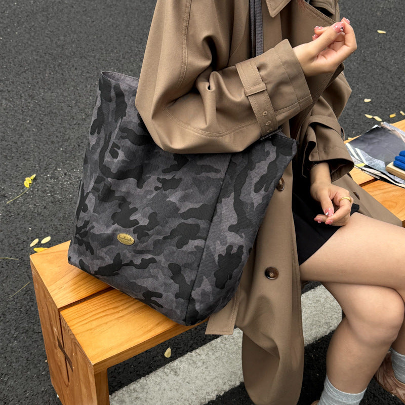 Casual large-capacity camouflage shoulder bag double-sided backpack autumeasiest for matchniche style shoulder bag relaxed handbag