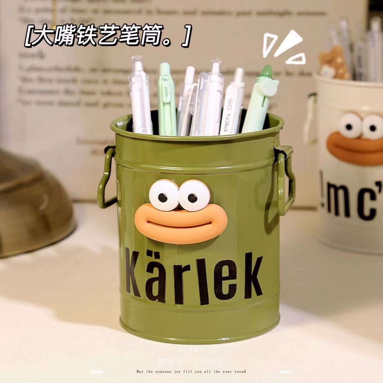 Personalized pen holder Student desktop office Large capacity Cute simple retro storage bucket ins High value cartoon