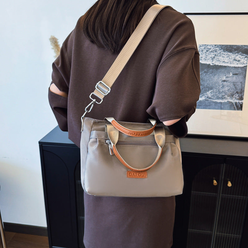 Cross-border women's bags 2025 summer new lightweight large-capacity tote bags women's casual simple shoulder messenger bags