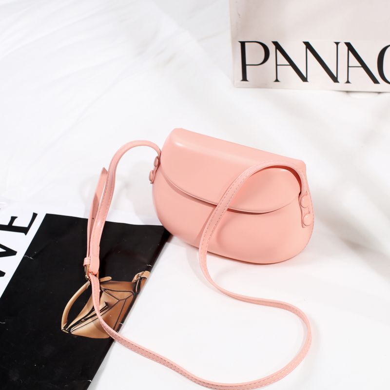 Cross-border hot-selling 2025 spring and summer new large pressure shell bag Cross-border hot-selling saddle bag Student party shoulder messenger bag