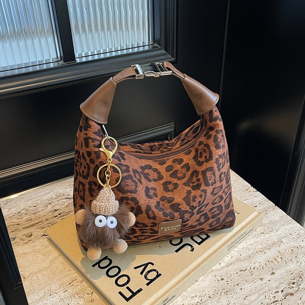 Super fire niche popular leopard print bag women's 2025 autumn and winter new versatile dumpling bag high-end trend messenger bag